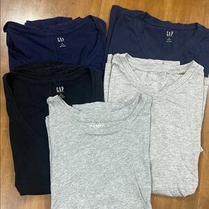 GAP Black and Gray Short Sleeve T-Shirts